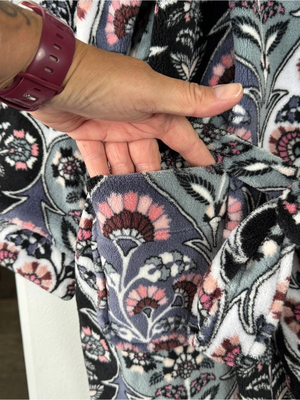 Vera Bradley Hooded Robe Womens L/XL Pink Bloom Flower Cozy Soft Plush Waist Tie